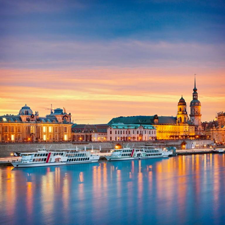 Titelbild für Dresden – Lichtergenussfahrt auf der Elbe